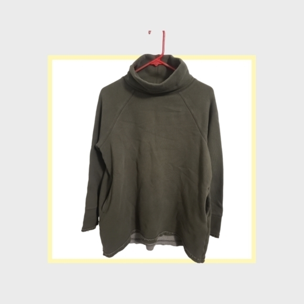 Women's green Free People sweater‎ with pockets, size medium